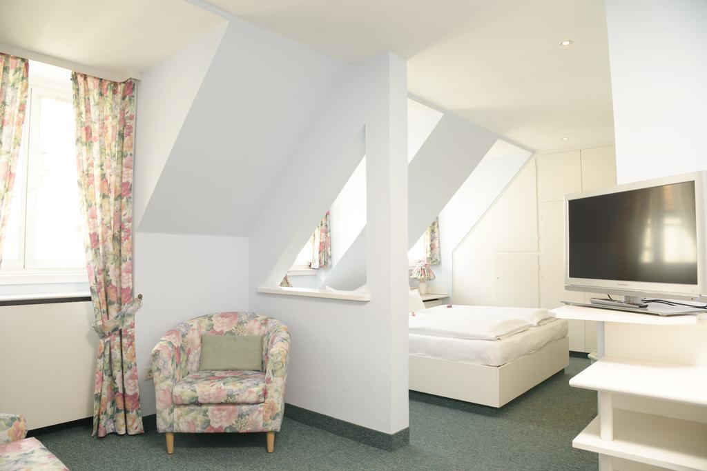 Hotel Till Eulenspiegel - Nichtrauchhotel - Garni Βίρτσμπουργκ Εξωτερικό φωτογραφία